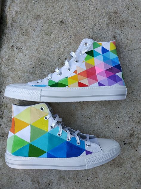 Painted Shoe Designs, Hand Painted Canvas Shoes, Custom Canvas Shoes, Converse Designs Diy Paint, Painting Converse Ideas, Painting Converse Shoes, Shoe Art Diy, Painting For Teachers, Converse Custom Art