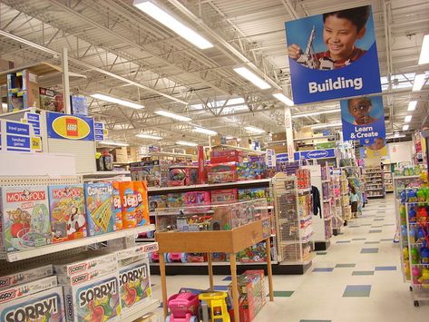 Toys R US interior | Toys R Us #8369 (30,000 square feet) 12… | Flickr Gen Z Nostalgia, I Miss Being A Kid, Nostalgia Pictures, 2000 Toys, Toy Shopping Cart, 2000s Toys, Nostalgia 2000s, 2010s Nostalgia, Nostalgia Core