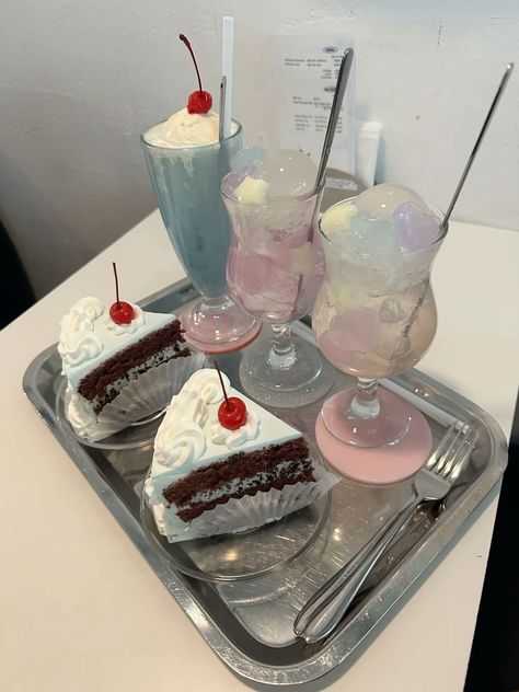 Cute Cafe Aesthetic Pink, Cafe Desserts Aesthetic, Lingling Cafe, Japanese Cake Aesthetic, Japan Cafe Aesthetic, Korean Cafe Drinks, Jam Aesthetic, Aesthetic Floor, Wallpaper Facebook