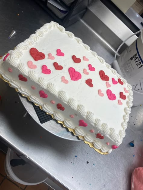 Valentine Day Cakes Ideas, Valentine’s Day Sheet Cake, Valentines Sheet Cake Ideas, Cake Designs Sheet Cake, Easy Valentines Cake Decorating, Valentine Sheet Cake, Valentine Cake Ideas Creative Beautiful, Valentines Cake Ideas Easy, Valentine’s Day Cookie Cake