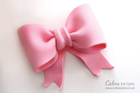 Gumpaste / Fondant Ribbon Bow Tutorial - CakesDecor Fondant Bow Tutorial, Gum Paste Bow, Donat Glaze, Fondant Ribbon, Fondant Bows, Ribbon Bow Tutorial, Tårta Design, Fondant Flower Tutorial, Fondant Bow