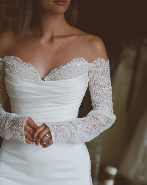 Best Wedding Guest Dresses Classy, Dress Party Wear, Timeless Wedding Dress, Best Wedding Guest Dresses, Classy Wedding Dress, Stylish Wedding Dresses, Pretty Wedding Dresses, White Wedding Dress, Dream Wedding Ideas Dresses