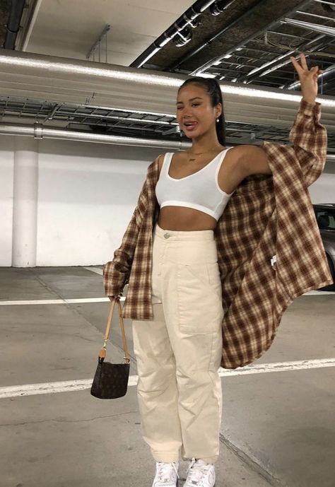 40s Mode, Looks Pinterest, Urban Outfitters Clothes, Foto Poses, Brown Outfit, Tomboy Style Outfits, Looks Street Style, Parking Garage, Streetwear Fashion Women