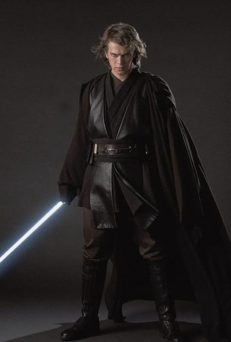 Anakin Skywalker Outfit, Anakin Skywalker Hayden Christensen, Anakin Skywalker Darth Vader, Anakin Vader, Anakin And Padme, Dark Vador, Star Wars Anakin, Star Wars Costumes, Star Wars 2