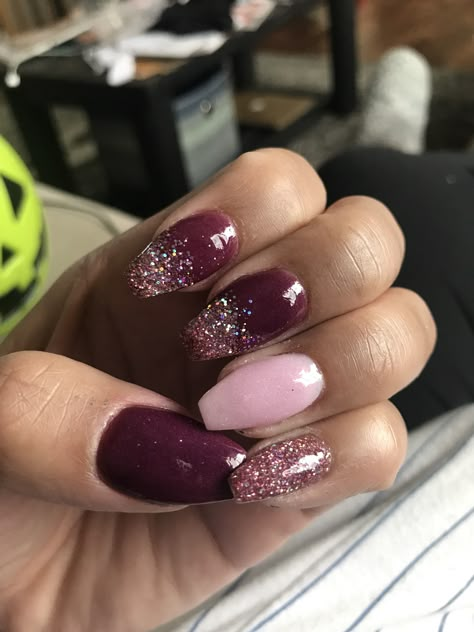 Wine, pink, Rose gold fall nails! Inspiration was from a wine and pink floral centerpiece. These are my REAL nails, nail dipping and filed to shape. #burgundy #burgundynails #pink #pinknails #rosegold #rosegoldnails #nails #fallnails #naildip #ombre #ombrenails Rose Gold Fall Nails, Gold Fall Nails, Burgundy Acrylic, Chrome Nails Ideas, Diy Balayage, Burgundy Acrylic Nails, Fall Nails Inspiration, Nails Inspiration Pink, Fall Nails Art