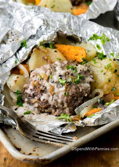 Dinner Foil Packets, Hobo Dinner Recipes, Hobo Meals, Simple Gravy, Hobo Dinner, Tin Foil Dinners, Hobo Dinners, Hamburger And Potatoes, Foil Packet Potatoes