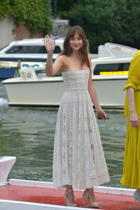 Dakota Johnson Paparazzi, Dakota Johnson Wedding, Dakota Johnson Style, Soft Classic, Dakota Johnson, Mode Vintage, Looks Vintage, Fancy Dresses, Old Money