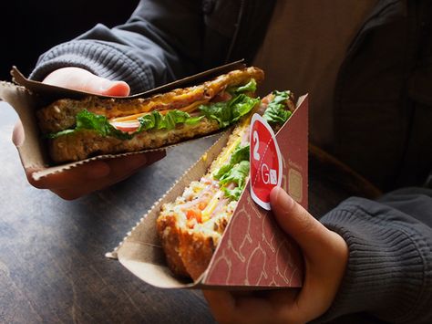 2 Go Sandwich Packaging by Megan Lin, via Behance Sandwich Packaging, Picnic Sandwiches, Cold Sandwiches, Sandwich Bar, Gourmet Sandwiches, Food Truck Ideas, Party Sandwiches, Dinner Sandwiches, Hot Sandwich