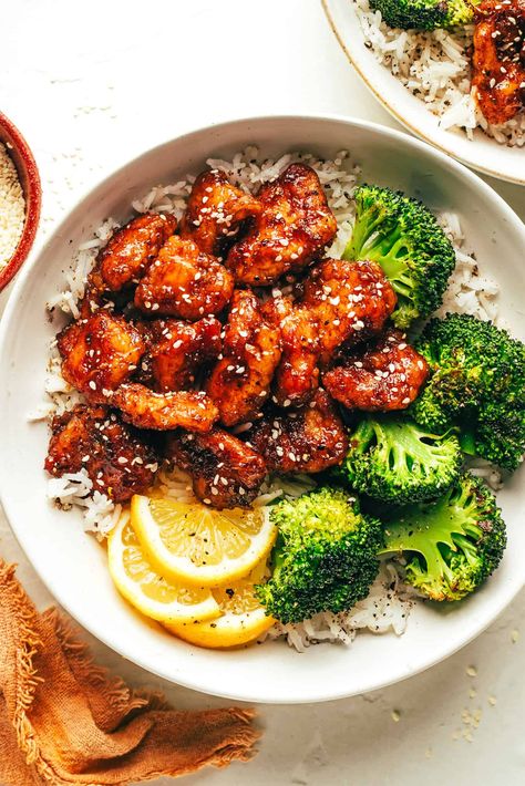 This Chinese inspired sticky honey lemon chicken recipe is easy to make and tossed with an irresistible 5-ingredient stir fry sauce. Serve with rice or noodles and feel free to swap beef, pork, shrimp or tofu for chicken if you prefer. Always a delicious and easy dinner recipe! | gimmesomeoven.com Honey Chicken Recipe, Easy Chicken Stir Fry, Poached Chicken Breast, Chicken Breast Crockpot, Honey Lemon Chicken, Chicken Breast Crockpot Recipes, Crockpot Chicken Breast, Chicken Rice Recipes, Oven Chicken Recipes