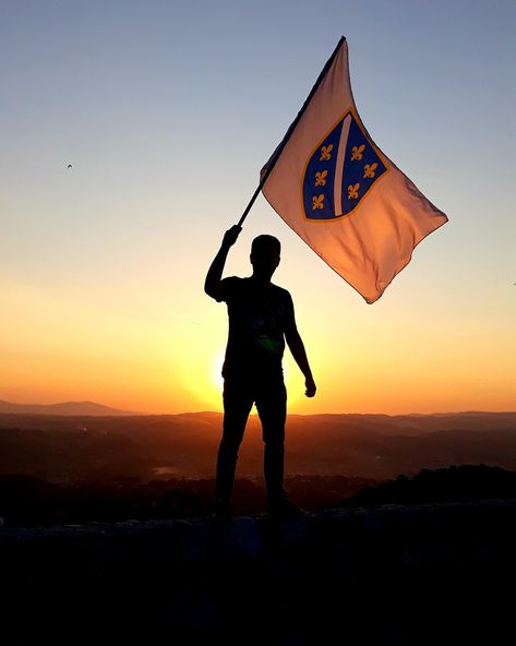 Srebrenik, Bosnia and Herzegovina Bosnian Kingdom ljiljani flag sunset Bih Bosnia And Herzegovina Flag, Bosnian Aesthetic, Bajram Šerif Mubarek Olsun, Bosnian Flag, Bosnia Flag, Bosnia And Herzegovina Flag, A Lily Flower, Herzegovina Flag, Bosna I Hercegovina