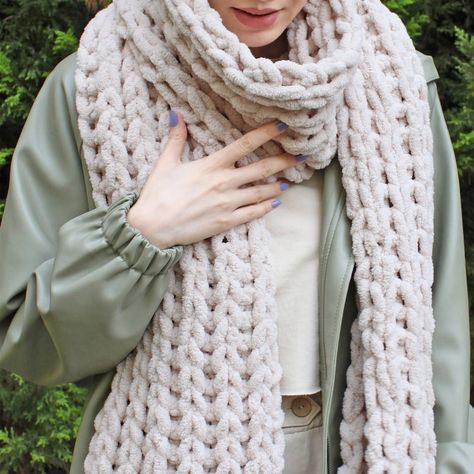 Warm and Cozy Knit Scarf Cozy Christmas Gift for Her - Etsy Turkey Finger Knitting Projects, Bulky Scarf, Hand Knitting Diy, Crochet Blanket Pattern Easy, Free Crochet Bag, Chunky Knit Scarves, Chunky Scarf, Easy Crochet Blanket, Chunky Scarves