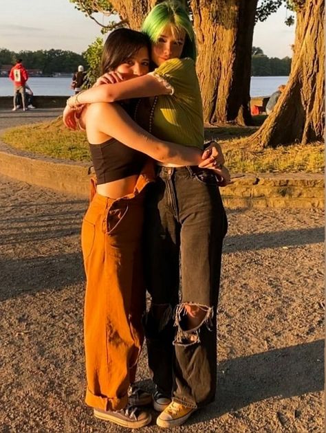 Joe and Paula hugging <3 Ida And Paula, Lesbian Couple Aesthetic Outfits, Bailey Core, Want A Girlfriend, Girlfriend Goals, The Love Club, Old Love, Teenage Dream, Hopeless Romantic