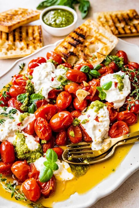 Tomato Burrata Pasta, Tomatoes With Burrata, Burrata Pasta, Roasted Grape Tomatoes, Tomato Appetizers, Burrata Recipe, Tomato Recipe, Summer Flavors, Caprese Pasta Salad