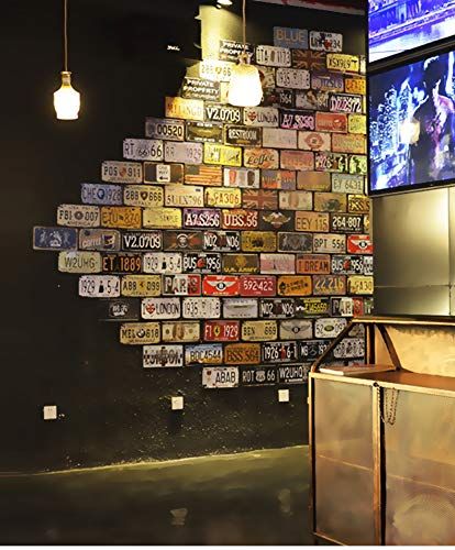 Wall Art For Man Cave, Automotive Decor Interior Design, Decorating With License Plates, Vintage Wall Decoration, Garage Decorating, Man Cave Decorating Ideas, Garage Bedroom Decor, Automotive Home Decor, Garage Theme