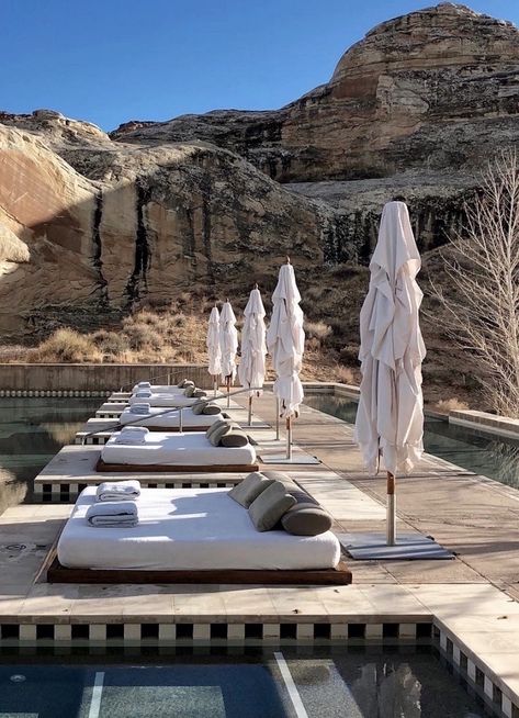 Amangiri Utah, Amangiri Resort, Caribbean Holiday, Minimal Art Design, Desert Resort, Brand Introduction, Beach Place, Sauna Design, Fashion Architecture