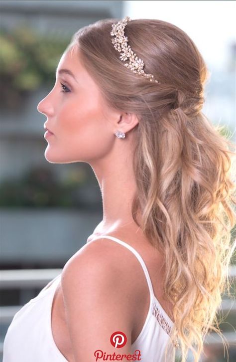 Bridal Hair Tiara, Bridal Hair Down, Wedding Hairstyles And Makeup, Wedding Tiara Hairstyles, Bridal Hair Veil, Quinceanera Hairstyles, Bridal Hair Updo, Tiara Hairstyles, Wedding Hairstyles Half Up Half Down