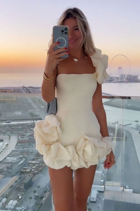 Homecoming Dress Strapless, White Homecoming Dress, Bodycon Dress Homecoming, Full Tulle Skirt, White Homecoming Dresses, Strapless Bodycon Dress, Blue Homecoming Dresses, White Cocktail Dress, Dress With Ruffles