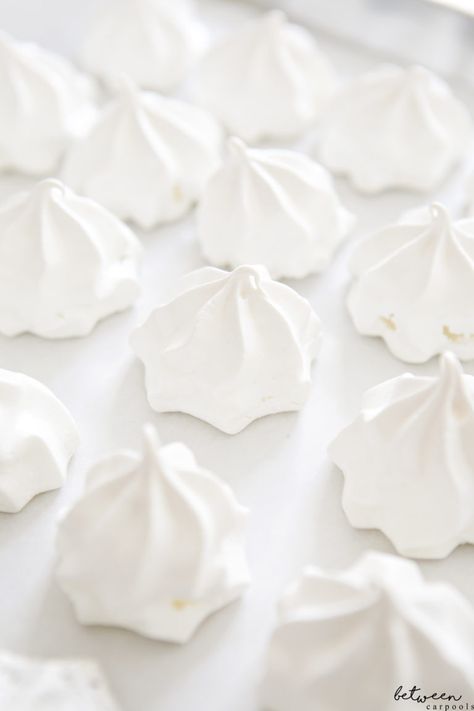 Basics: How to Make Perfect Meringues | Between Carpools How To Make Mini Meringues, Merangue Recipe Easy How To Make, Marange Recipe, Basic Meringue Recipe, Easy Meringue Recipe, Meringue Pops, Easy Meringues, Perfect Meringue, Donut Decorating Ideas