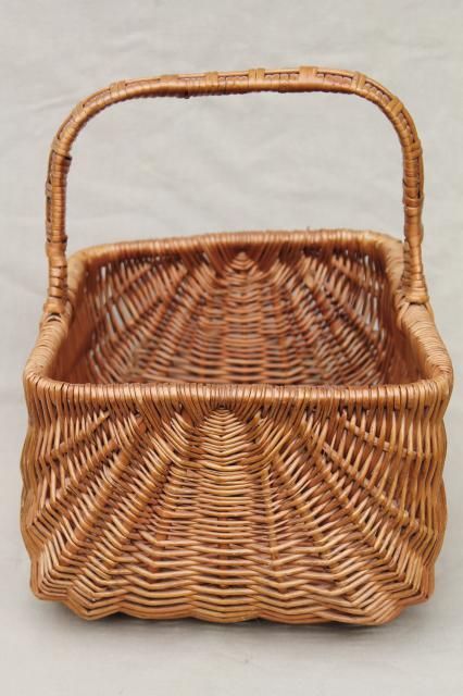 vintage wicker market basket, big old primitive gathering basket Old Wicker, Gathering Basket, Market Basket, Primitive Gatherings, Market Baskets, Vintage Wicker, Vintage Things, Farmer's Market, Made Goods