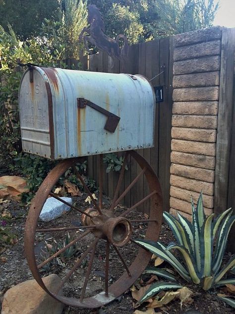 Large country mailbox on a wagon wheel, LOVE this idea for our home! Description from pinterest.com. I searched for this on bing.com/images Country Mailbox, Mail Box Ideas, Rustic Mailboxes, Brick Mailbox, Cool Mailboxes, Mailbox Makeover, Mailbox Landscaping, Unique Mailboxes, Diy Mailbox