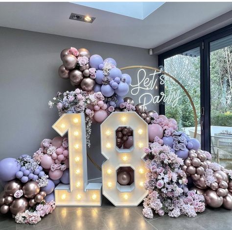 Big Birthday Party Decorations, Pastel 18th Birthday Theme, 15 Balloon Decorations, 18th Birthday Party Backdrop Ideas, 18tj Birthday Party Ideas, Decoration For 18th Birthday Girl, 18th Party Decor, 18th Birthday Venue Ideas, 18th Birthday Centerpiece Ideas