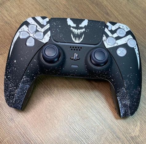 Cool Ps4 Controllers, Custom Ps5 Controller, Custom Ps5, Spiderman Birthday Party Decorations, Bottles Decoration Wedding, Ps4 Controller Custom, Custom Controller, Robin Cosplay, Playstation Controller