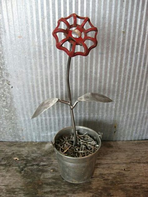 No water required Hantverk Diy, Welding Ideas, Garden Junk, Welding Art Projects, Metal Tree Wall Art, Metal Yard Art, Metal Welding, Metal Garden Art, Junk Art