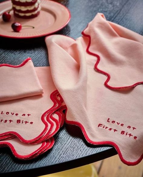 The humble napkin can transform your reception look instantly with fun, personalised details! From fun scalloped edges to personalised monograms, don't be shy to zhuzh them up to add a pop of colour and personality! We just LOOOOOVE this simple trick to elevate your celebration! 😍😆⁠ .⁠ Love this? Find more epic ideas on the #SAWeddings Pinterest account. If you're not already, follow our account by simply searching SA Weddings and giving us a follow 💖 Rockett St George, Embroidered Napkins, First Bite, St George, Cotton Napkins, Napkins Set, Decoration Table, Dinner Table, Tablescapes