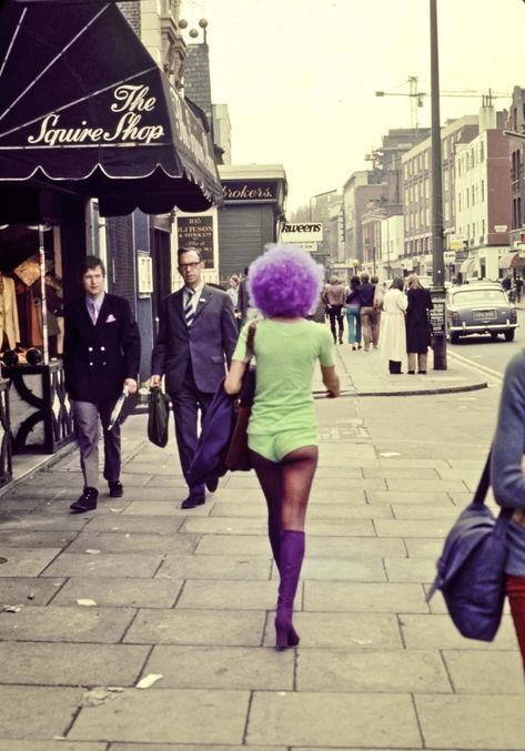 London 70s, 70s London, 60s London, Musical London, Photos Of London, Highgate Cemetery, London Vintage, 1970's Fashion, London History