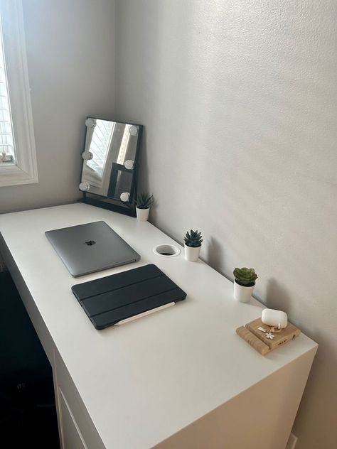 [Promotion] #Minimalist #Bedroomideas #Desk #Aesthetic #Plants #studydeskorganizationstudentsimple Minimalistic Desk Aesthetic, Desk Organization Minimal, Plants Desk Setup, Simple Desk Aesthetic, Organised Desk Aesthetic, Desk Simple Decor, Clean Desk Ideas, Minimal Study Desk, Organized Desk Aesthetic