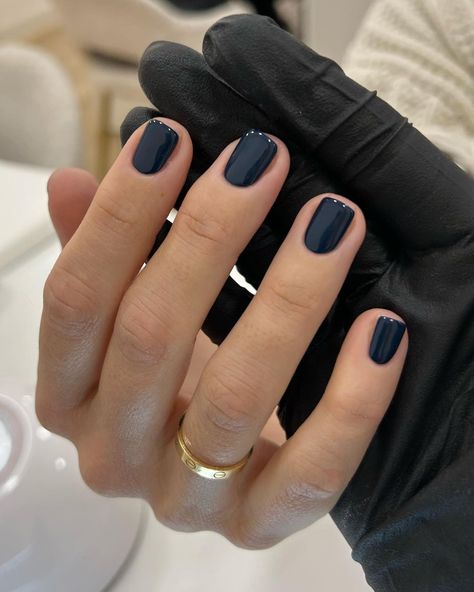 Dark Nails Pale Skin, Dark Color Pedicure, Toe Nail Colors 2024, Pedicure Colors 2024, Pedicure Colors Fall, Navy Pedicure, Nail Colors Pedicure, Pink Nails Bright, Fall Pedicure Colors