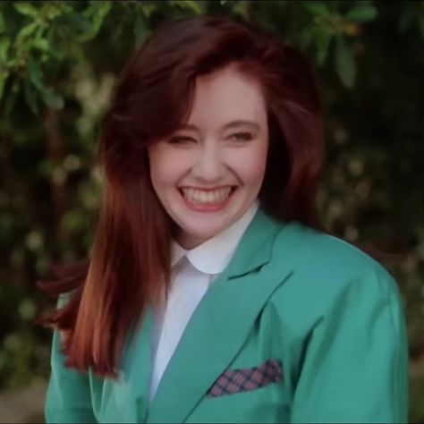 Heathers The Musical / Movie Icon Heathers Heather Duke, Heather Chandler Wallpaper, Heather Duke Movie, Heather Duke Pfp, Heathers Heather Chandler, Heather Duke Musical, Heathers Halloween Costume, Heather Duke Aesthetic, Althea Core