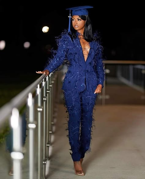 Winter Graduation Outfit Black Women, Grad Day Outfit, Senior Inauguration Outfits, Hbcu Graduation Outfits, Business Woman Graduation Photos, Night Time Graduation Photoshoot, Grad Photo Shoot Ideas, Graduation Picture Ideas Outdoors, Classic Graduation Pictures