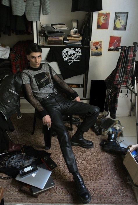 Men's Punk Fashion, Berghain Style, Berghain Outfit, Metal Fashion Men, Punk Outfits Men, Goth Outfits Men, Mens Alternative Fashion, Goth Guys, Look Grunge