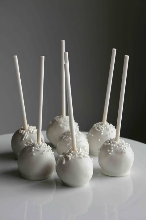 Wedding Cake Simple Buttercream, Elegant Cake Pops, White Cake Pops, Wedding Cake Pops, Cake Pop Ideas, Diy Wedding Cake, Torte Cupcake, Pop Ideas, Wedding Cake Recipe