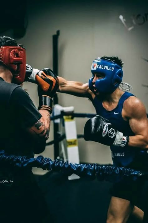 Boxer Aesthetic, Boxe Thai, School Cheerleading, Boxing Images, Gym Photography, Self Defense Tips, Gentleman Aesthetic, Boxing Gym, Sports Aesthetic