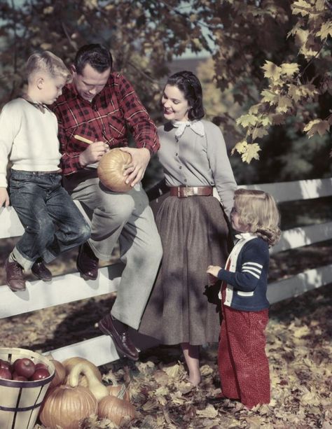 1949 Mother Son And Daughter, 1950s Family, Carving A Pumpkin, Halloween Antiques, 1950s Halloween, Halloween History, Popular Costumes, What Is Halloween, Son And Daughter