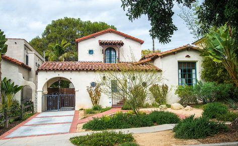 Rancho Park Spanish Colonial Addition and Remodel — Home Front Build Colonial Revival House, Mission Style Homes, Spanish Mission, Los Angeles Luxury, Spanish Revival Home, Spanish Home Decor, Spanish Bungalow, Mediterranean Style Home, Spanish Style Home