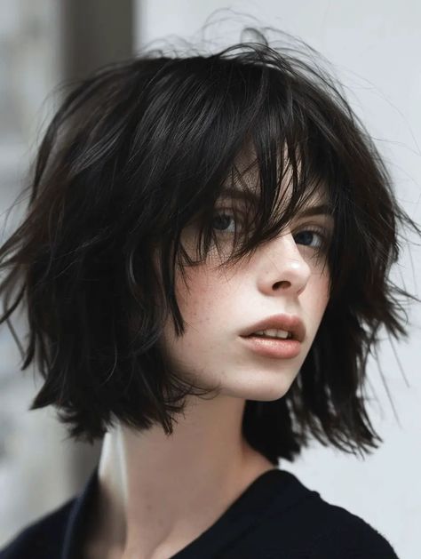 Black Hair Choppy Layers, Cute Messy Short Hairstyles, Short Hair With Bangs Reference, Very Messy Hair, Grunge Bob With Bangs, Short Messy Haircut Women, Short Hairstyle Women Messy, Short In The Back Longer In Front Hair, Pointed Haircut