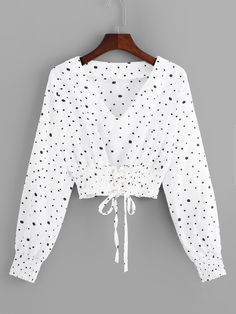 Polka Dot Drawstring V-Neck Blouse -SheIn(Sheinside) Hijab Stile, New Blouse Designs, Fancy Tops, Fashion Tops Blouse, Trendy Fashion Tops, Elegante Casual, Crop Top Outfits, Blouse White, Girls Fashion Clothes