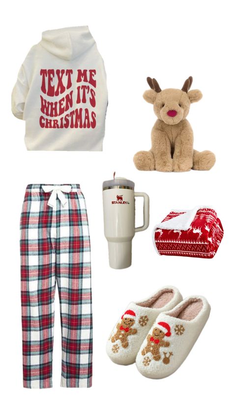 Aesthetic Christmas Pyjamas, Cute Christmas Morning Outfits, Cozy Christmas Pajamas, Christmas Aesthetic Pjs, Christmas Pjs Ideas, Christmas Time Outfits, Christmas Pjs Outfit, Christmas Pjs Aesthetic, Cute Pjs Aesthetic