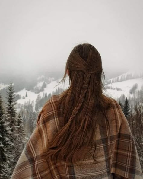 little things Wander Outfit, Funny Hiking Quotes, Faceless Portrait, Hiking Quotes, Fantasy Magic, Fall Hair Colors, Winter Aesthetic, Aesthetic Hair, Fall Fun