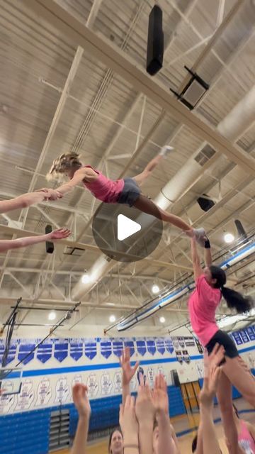 World Cheer Exchange on Instagram: "Hey crowd let’s SHAKE THIS GYM!⚡️🤘🏽Just a little peek into today’s incredibly fun Power Performance Practice with @rochestercheerleading ! We all had a blast! Keep shining bright, babes! 

More highlights to come but drop some love in the comment section 🔥🔥🔥

#worldcheerexchange #powerperformancepractice #powerperformance #cheerleading  #stuntconditioning #stuntechnique #cheer #cheercamp #stuntcamp #allgirlcheerleading #michigancheer #allgirlstunt #allgirlcheer #coedcheer #coedcheerleading #cheereurope #twistingup" Peewee Cheer, Cheer Videos, Easy Cheers, Cheer Pyramids, Cheer Moves, Cheer Season, Cheer Extreme, Cheer Workouts, Cheers Photo