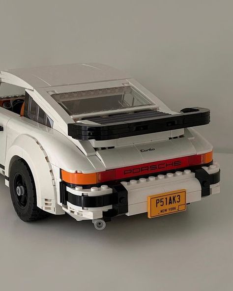 Lego Porsche, Lego Room Decor, Racing Car Model, Lego Lovers, Lego Room, Model Building Kits, Lego Cars, Classic Porsche, Love Car