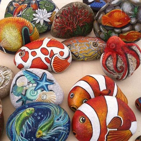 100+ Best Painted Rocks ( 2021 Photos ) | Decor Home Ideas Art Pierre, Stone Art Painting, Shell Crafts Diy, Painted Rocks Craft, Painted Rocks Diy, Rock Painting Ideas Easy, Rock Painting Patterns, Paint Rock, Rock Painting Designs