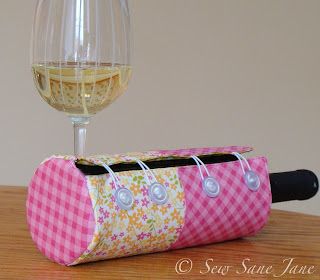 Cozy Wine Koozie « modafabrics Fabric Wine Bags, Wine Cozy, Bottle Cozy, Bottle Koozies, Bottle Cozies, Start Quilting, Wine Bottle Covers, Sewing Elastic, Wine Bags