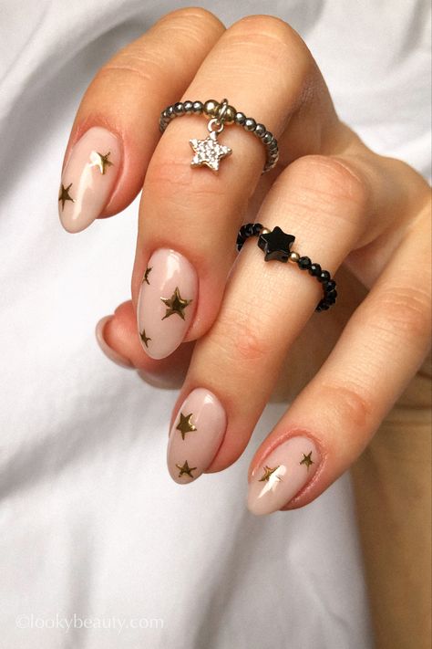 Nails With Stars, Star Nail Designs, Star Nail Art, Star Nails, Xmas Nails, Prom Nails, Minimalist Nails, Birthday Nails, Dream Nails