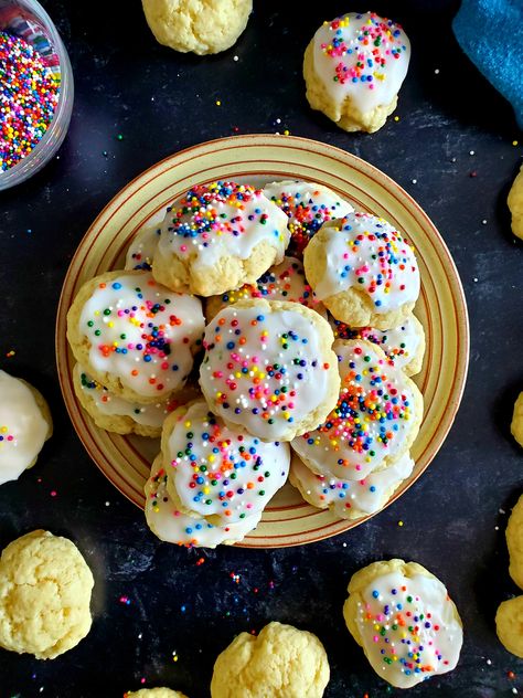 Italian Anisette Cookies, Anise Cookie Recipe, Anisette Cookies, National Food Day, Anise Extract, Mmm Cookies, Italian Anise Cookies, Amish Sugar Cookies, Cookies Italian