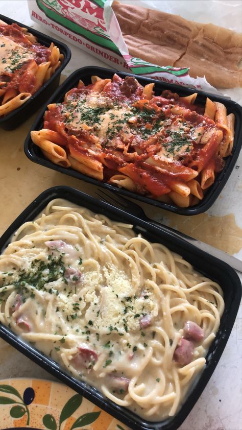 spaghetti carbonara and penne bolognese with meat sauce Penne Bolognese, Penne Carbonara, Pasta Penne, Spaghetti Carbonara, Spaghetti Bolognese, Penne Pasta, Meat Sauce, Italian Pasta, Food Goals