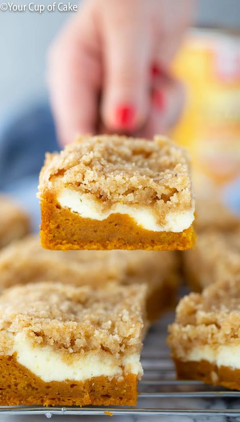 Pumpkin Cream Cheese Crumb Cake - Your Cup of Cake Cream Cheese Crumb Cake, Pumpkin Crumb Cake, Cream Cheese Pumpkin, Cake Pumpkin, Dump Cake Pumpkin, Recipes Cheese, Pumpkin Coffee Cakes, Pumpkin Recipes Easy, Pumpkin Cream Cheese